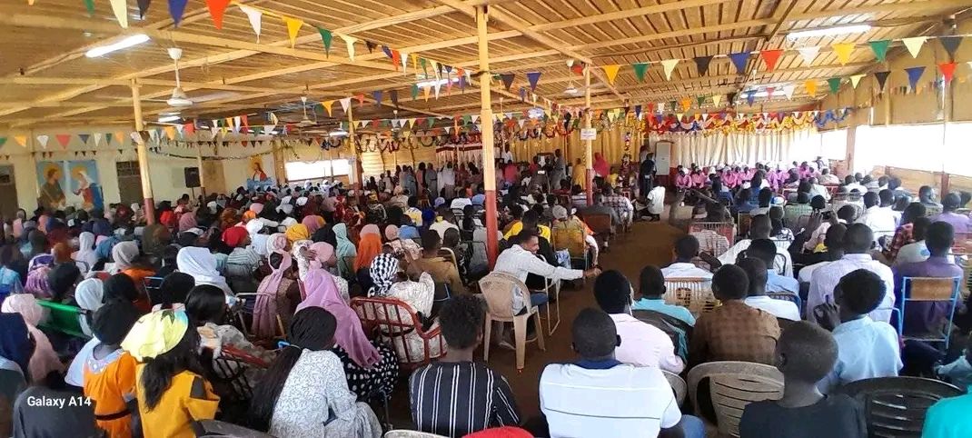 Large Bible distribution event in Kenya